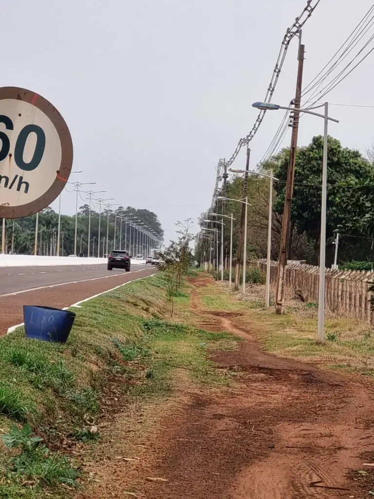 Lia Nogueira solicita manutenção urgente de ciclovia na Avenida Guaicurus, em Dourados Lia Nogueira solicita manutenção urgente de ciclovia na Avenida Guaicurus, em Dourados