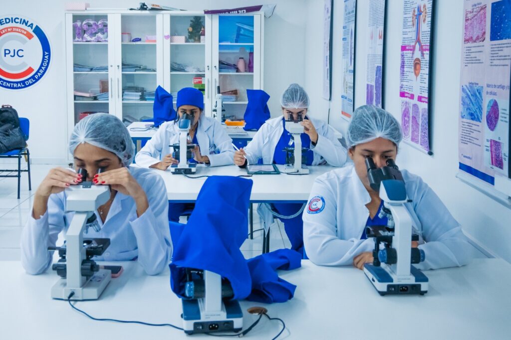 Medicina na UCP: qualidade no ensino e baixo custo são maiores atrativos Medicina na UCP: qualidade no ensino e baixo custo são maiores atrativos