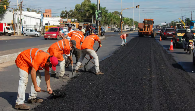 Por G. 148.000 millones, el MOPC adjudica obras en rutas más importantes Por G. 148.000 millones, el MOPC adjudica obras en rutas más importantes