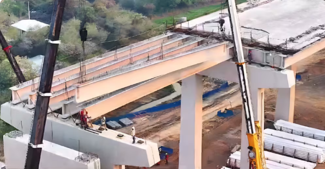 La imponente figura del puente Bioceánico ya recorta el horizonte del Chaco sobre el río Paraguay La imponente figura del puente Bioceánico ya recorta el horizonte del Chaco sobre el río Paraguay