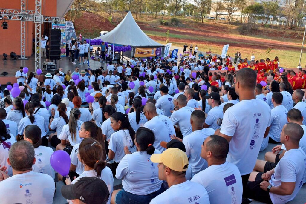 Três Poderes se unem em caminhada Todos por Elas pelo fim do feminicídio