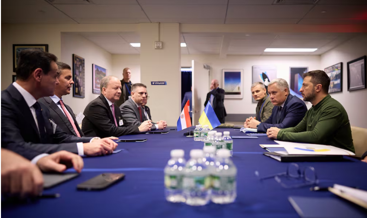 Peña se reúne con presidente ucraniano y este resalta apoyo de Paraguay Peña se reúne con presidente ucraniano y este resalta apoyo de Paraguay