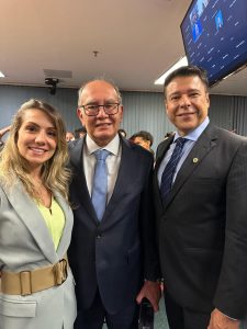 “União de esforços trará paz e segurança jurídica”, diz procuradora-geral sobre acordo de demarcação no STF “União de esforços trará paz e segurança jurídica”, diz procuradora-geral sobre acordo de demarcação no STF