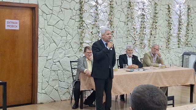Empresário que teve braço e perna amputados em acidente concede testemunho na Adhonep em Ponta Porã Empresário que teve braço e perna amputados em acidente concede testemunho na Adhonep em Ponta Porã