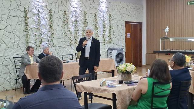Empresário que teve braço e perna amputados em acidente concede testemunho na Adhonep em Ponta Porã Empresário que teve braço e perna amputados em acidente concede testemunho na Adhonep em Ponta Porã