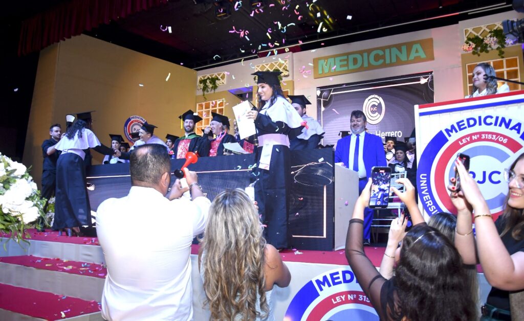 Paraguai tem o maior número de revalidados 2024 dentre os cursos de medicina na América do Sul Paraguai tem o maior número de revalidados 2024 dentre os cursos de medicina na América do Sul