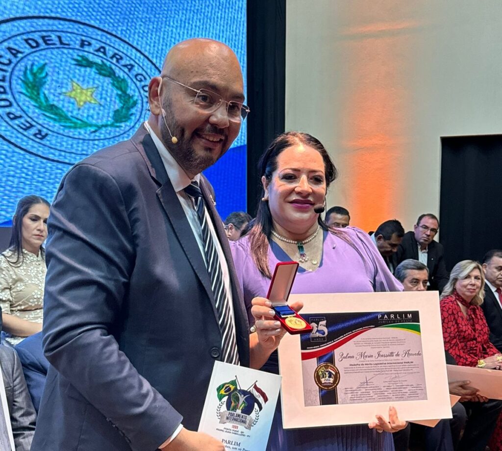 Comemoração do Jubileu de Prata do Parlim marca pelos laços de amizade entre brasileiros e paraguaios Comemoração do Jubileu de Prata do Parlim marca pelos laços de amizade entre brasileiros e paraguaios