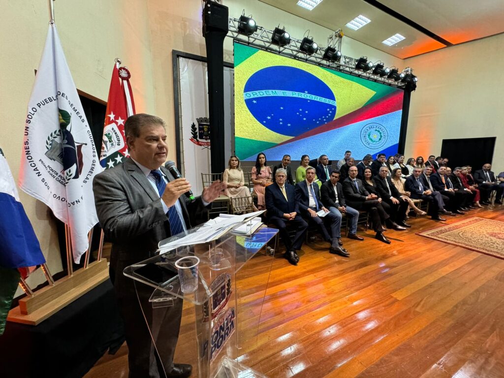 Comemoração do Jubileu de Prata do Parlim marca pelos laços de amizade entre brasileiros e paraguaios Comemoração do Jubileu de Prata do Parlim marca pelos laços de amizade entre brasileiros e paraguaios
