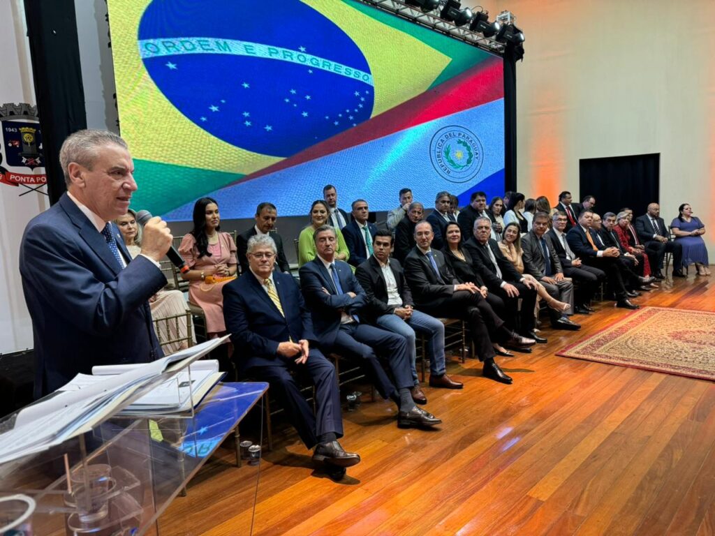 Comemoração do Jubileu de Prata do Parlim marca pelos laços de amizade entre brasileiros e paraguaios Comemoração do Jubileu de Prata do Parlim marca pelos laços de amizade entre brasileiros e paraguaios