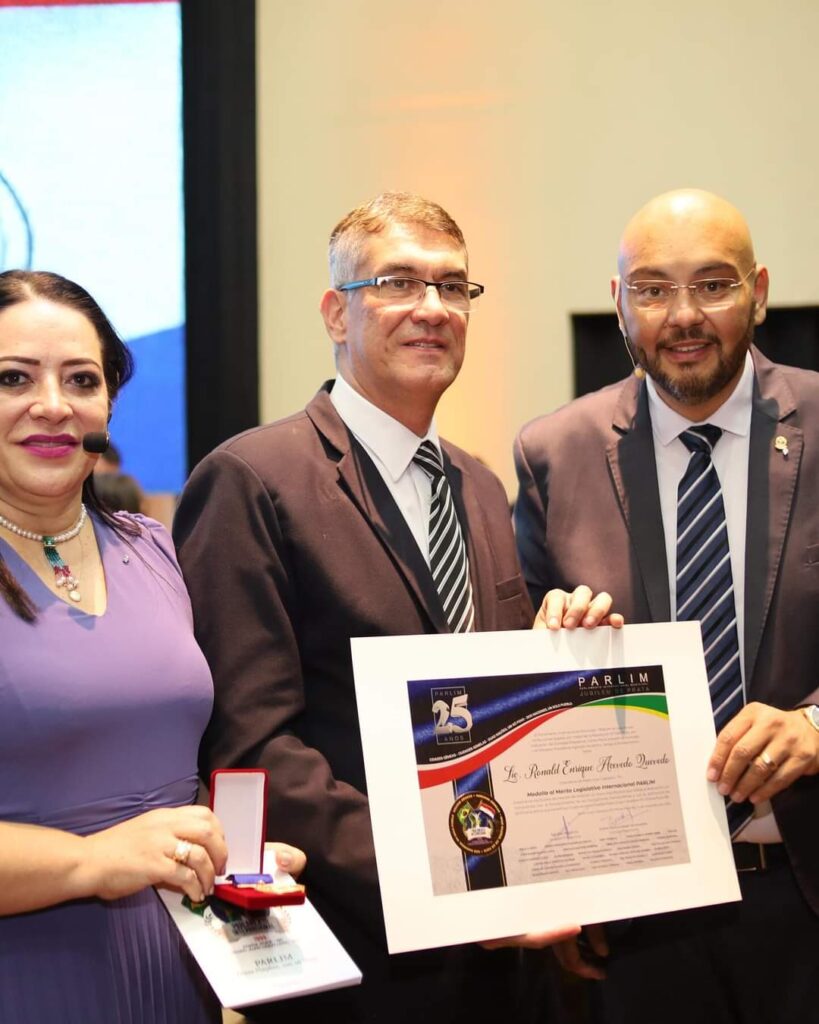 Comemoração do Jubileu de Prata do Parlim marca pelos laços de amizade entre brasileiros e paraguaios Comemoração do Jubileu de Prata do Parlim marca pelos laços de amizade entre brasileiros e paraguaios