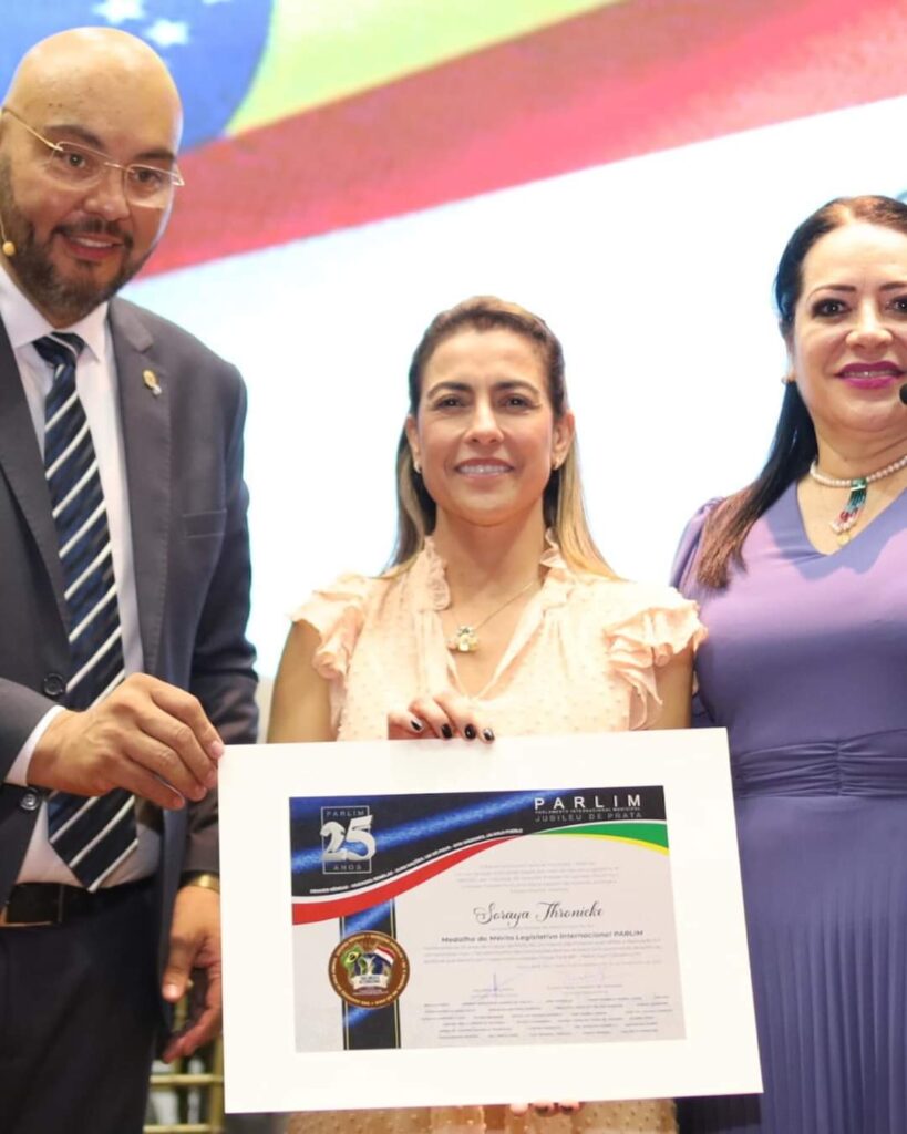 Comemoração do Jubileu de Prata do Parlim marca pelos laços de amizade entre brasileiros e paraguaios Comemoração do Jubileu de Prata do Parlim marca pelos laços de amizade entre brasileiros e paraguaios