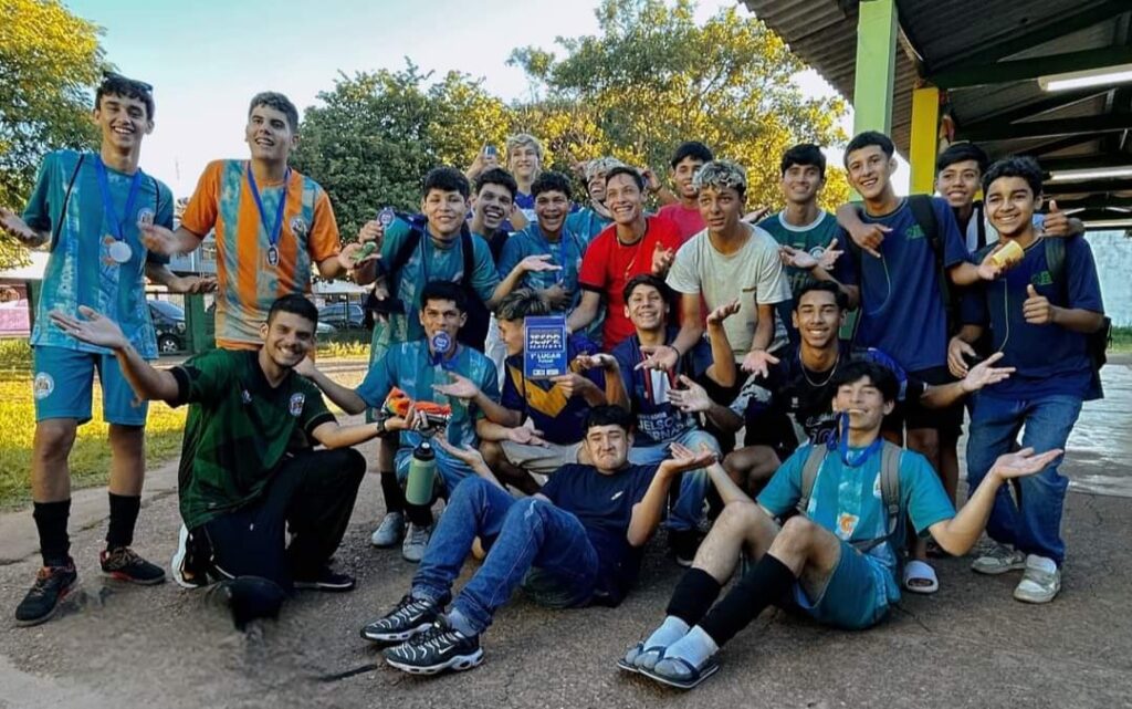 Futsal: Escola Estadual Ramiro Noronha é campeã na categoria sub - 16 dos jogos Escolares de Ponta Porã Futsal: Escola Estadual Ramiro Noronha é campeã na categoria sub - 16 dos jogos Escolares de Ponta Porã