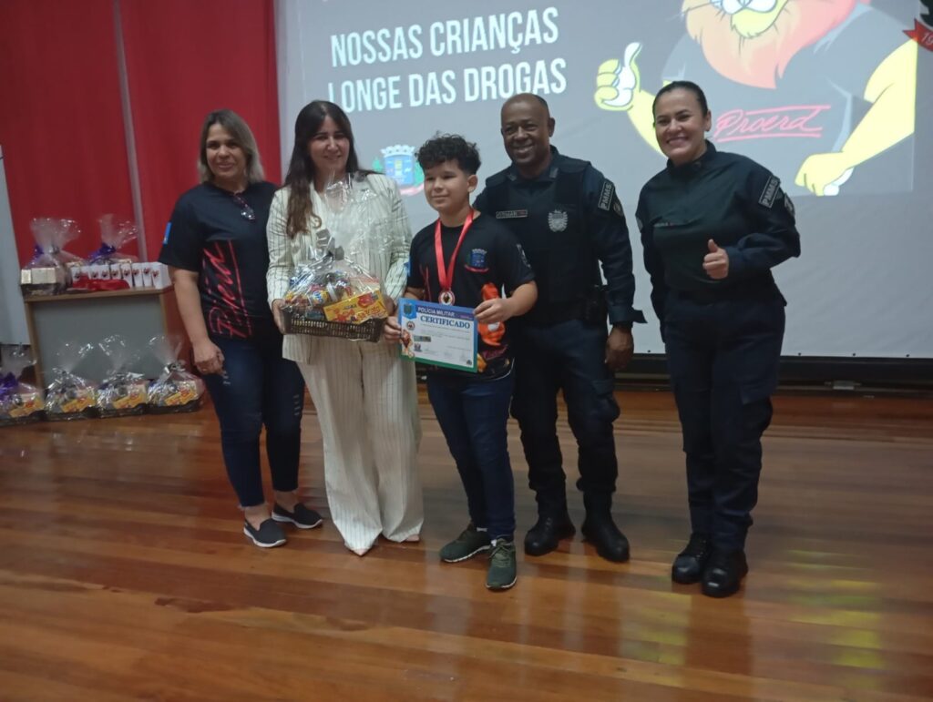 4º BPM e Secretaria de Educação de Ponta Porã realizam formatura do PROERD e reúnem mais de 700 crianças 4º BPM e Secretaria de Educação de Ponta Porã realizam formatura do PROERD e reúnem mais de 700 crianças