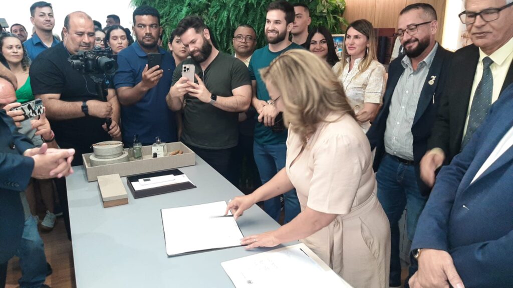 Agnaldo Miudinho assume como prefeito interino de Ponta Porã Agnaldo Miudinho assume como prefeito interino de Ponta Porã