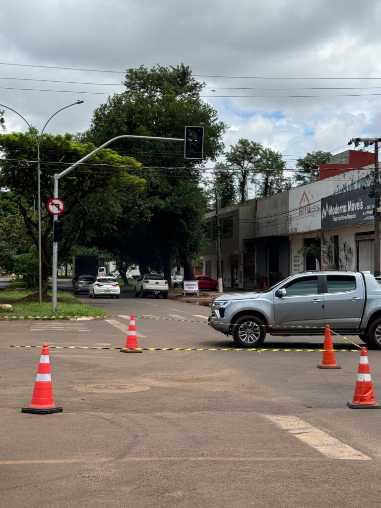 Ponta Porã: Ladrões agem novamente e desta vez semáforo na Avenida Brasil é o alvo Ponta Porã: Ladrões agem novamente e desta vez semáforo na Avenida Brasil é o alvo