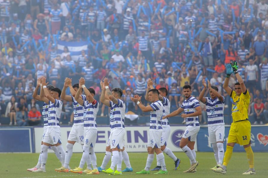 Olímpia é campeão na fronteira e time de Pedro Juan conquista vaga na Sul-americana Olímpia é campeão na fronteira e time de Pedro Juan conquista vaga na Sul-americana