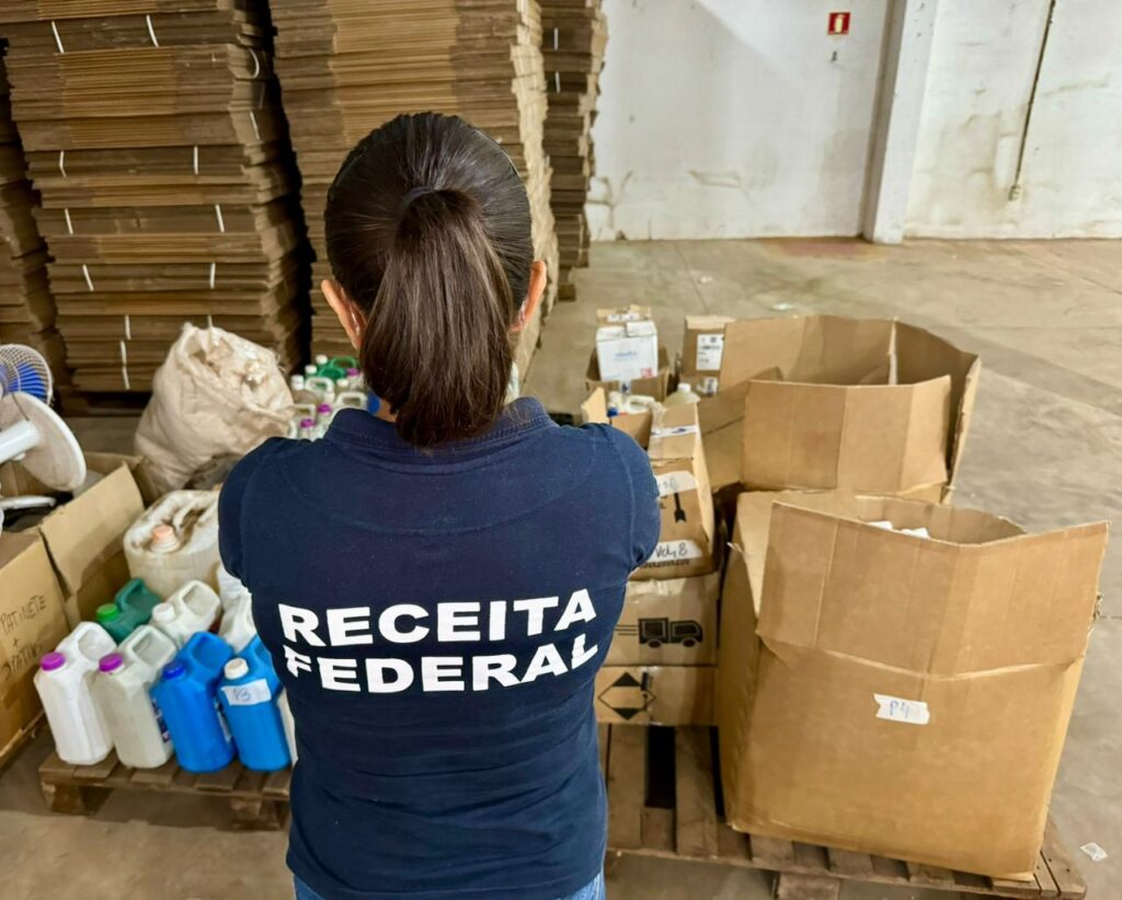 Receita Federal em Ponta Porã firma compromisso e destina mercadorias inflamáveis para a destruição Receita Federal em Ponta Porã firma compromisso e destina mercadorias inflamáveis para a destruição