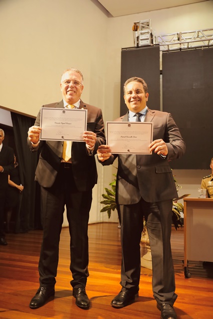 Ponta Porã: Eduardo Campos, Patrick Derzi e Vereadores eleitos são diplomados pela Justiça Eleitoral Ponta Porã: Eduardo Campos, Patrick Derzi e Vereadores eleitos são diplomados pela Justiça Eleitoral
