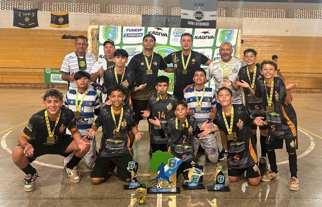 Titãs de Ponta Porã celebra conquista com carreata após Título da Liga MS de Futsal Sub-13