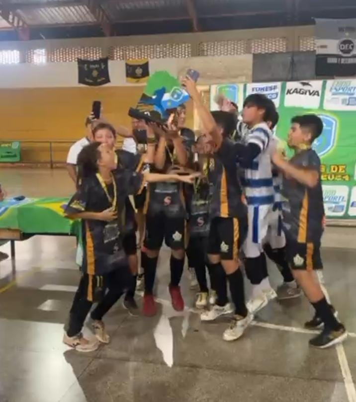 Titãs de Ponta Porã celebra conquista com carreata após Título da Liga MS de Futsal Sub-13