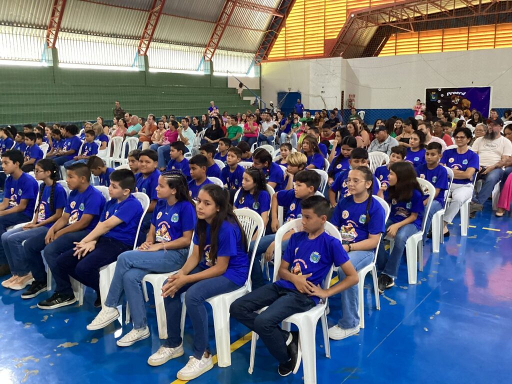 PM de Caracol forma alunos da rede municipal no Proerd PM de Caracol forma alunos da rede municipal no Proerd