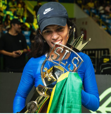 Rayssa Leal vence no fim e se torna tricampeã mundial de skate street Rayssa Leal vence no fim e se torna tricampeã mundial de skate street