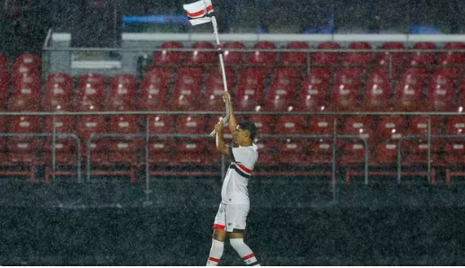 São Paulo vira contra Palmeiras e é campeão da Copa do Brasil Sub-20 São Paulo vira contra Palmeiras e é campeão da Copa do Brasil Sub-20