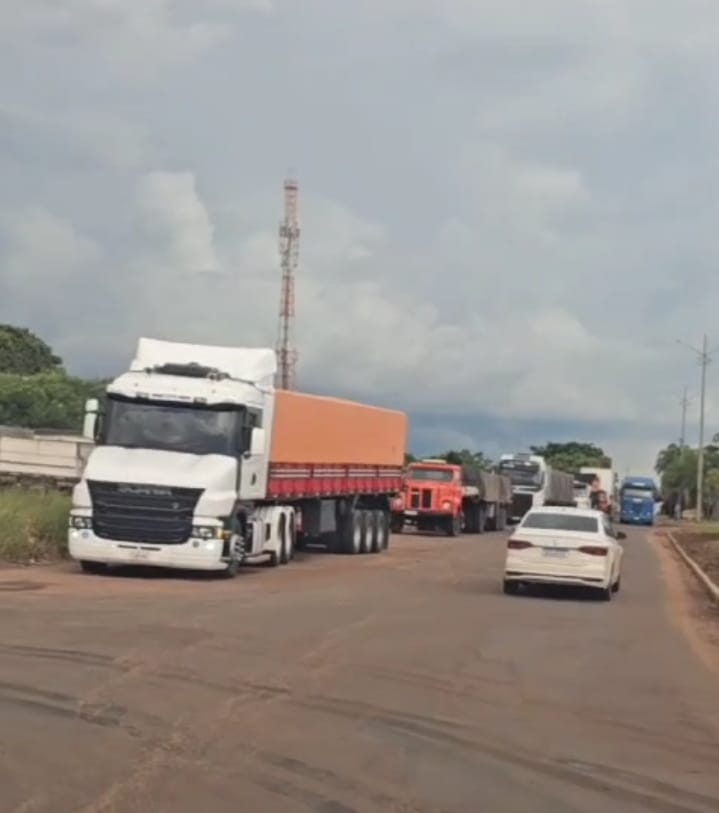 Ponta Porã: Funcionários da Aduana são alvos de reclamações por parte de usuários Ponta Porã: Funcionários da Aduana são alvos de reclamações por parte de usuários