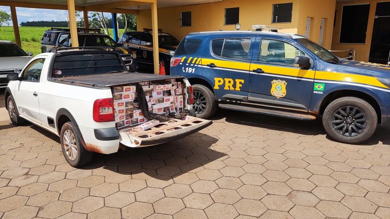 Mais de 20 mil maços de cigarros foram apreendidos pela PRF Mais de 20 mil maços de cigarros foram apreendidos pela PRF
