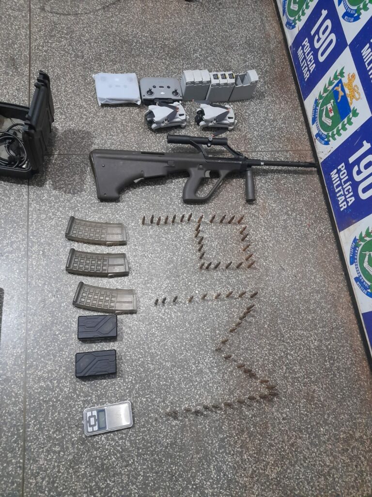 Ponta Porã: PM apreende fuzil, droga e drones de alta tecnologia Ponta Porã: PM apreende fuzil, droga e drones de alta tecnologia