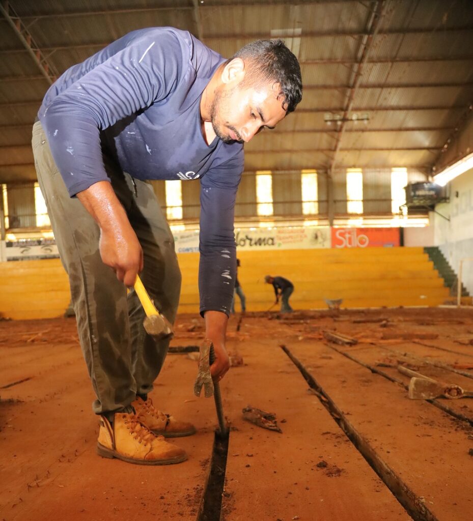 Ponta Porã: Prefeitura está reformando Ginásio Poliesportivo do distrito de Nova Itamarati Ponta Porã: Prefeitura está reformando Ginásio Poliesportivo do distrito de Nova Itamarati