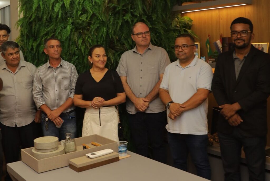 Ponta Porã: Eduardo Campos ressalta atenção exclusiva ao empossar secretário de Esporte e Lazer Ponta Porã: Eduardo Campos ressalta atenção exclusiva ao empossar secretário de Esporte e Lazer