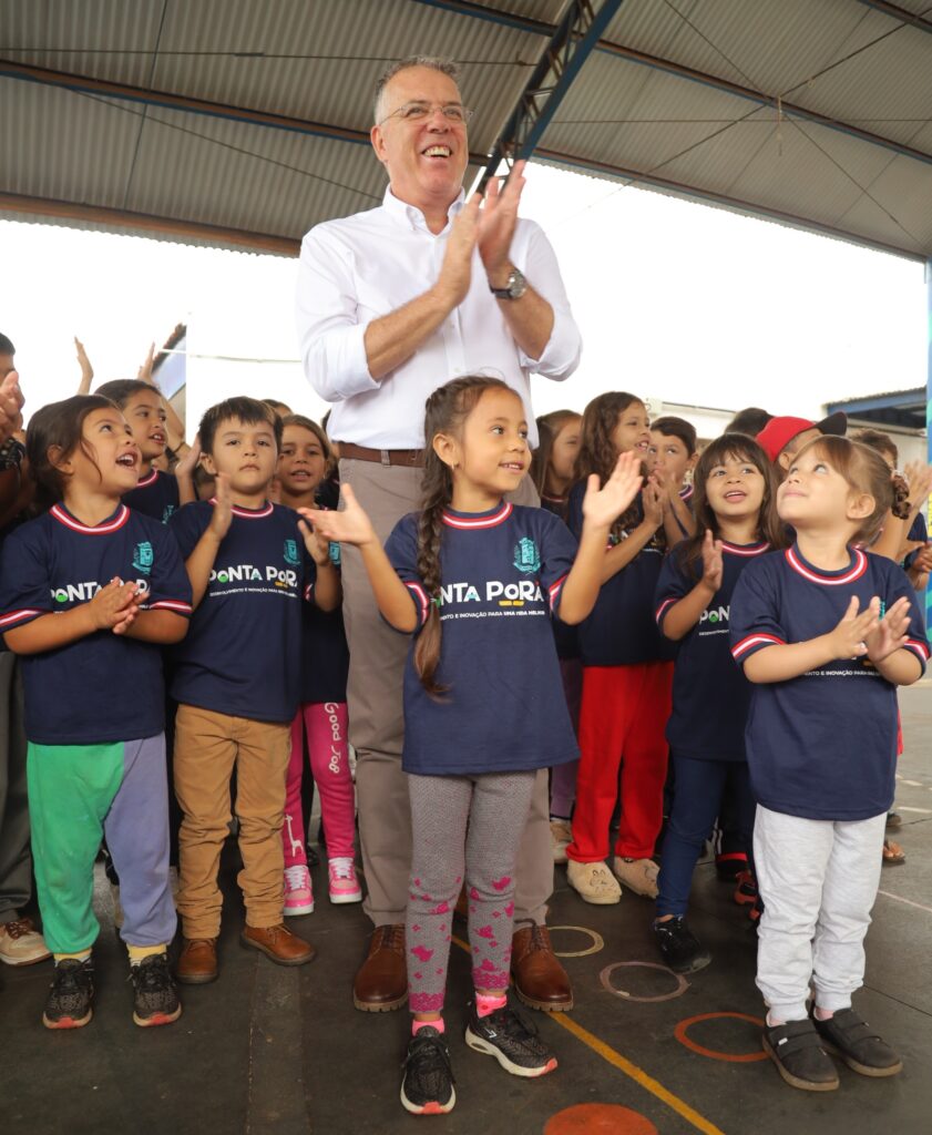 Alunos da Rede Municipal de Ponta Porã recebem novos uniformes
