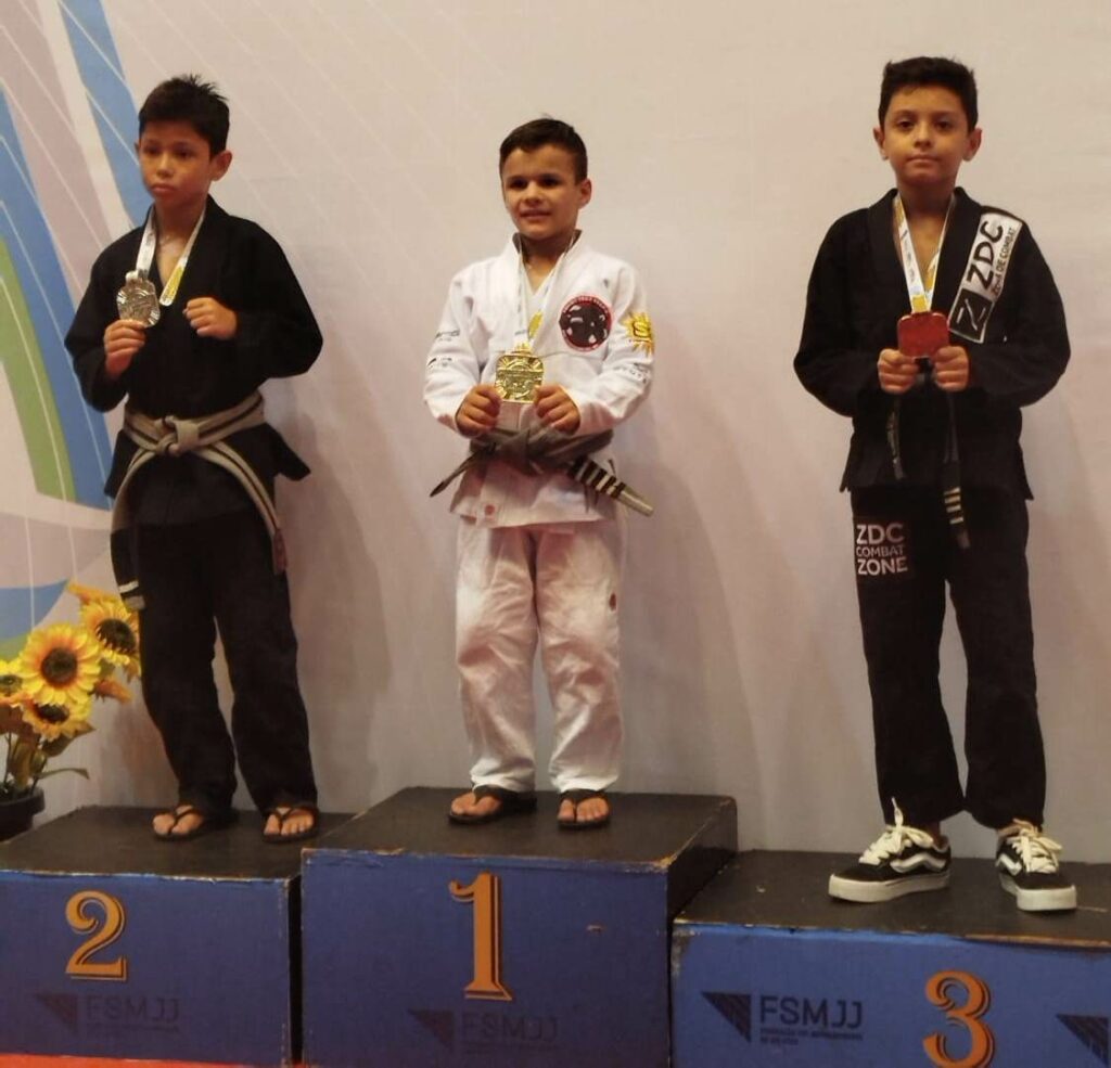Ponta Porã: Família Santos conquista medalhas de ouro no Open Estadual de Jiu-jitsu