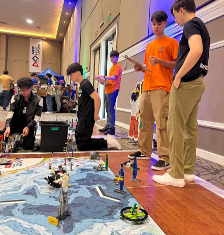 Pequeños inventores y sus robots, en una feria tecnológica especial