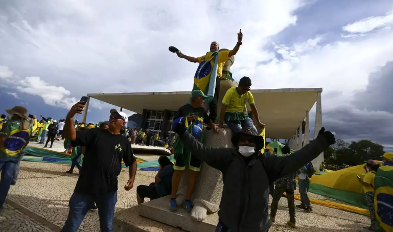 Anistia pode beneficiar 11 réus de MS pelo 8/1 Anistia pode beneficiar 11 réus de MS pelo 8/1