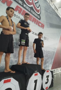 Irmãos Santos conquistam medalhas no Sul do país Irmãos Santos conquistam medalhas no Sul do país