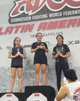 Irmãos Santos conquistam medalhas no Sul do país Irmãos Santos conquistam medalhas no Sul do país
