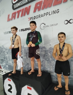 Irmãos Santos conquistam medalhas no Sul do país Irmãos Santos conquistam medalhas no Sul do país