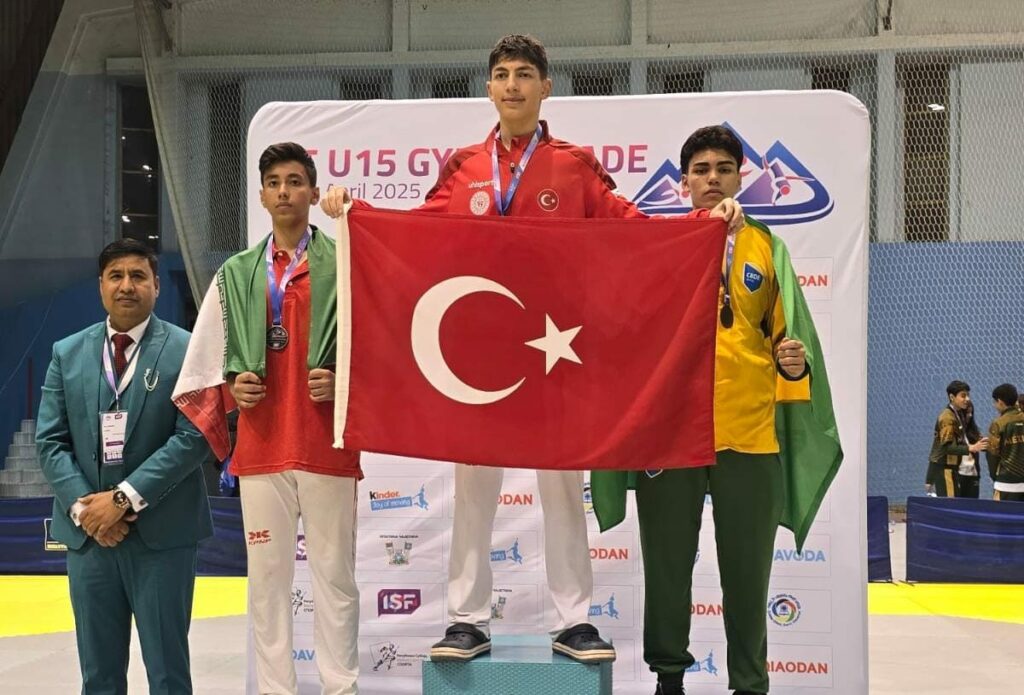 Atleta de Taekwondo pontaporanense participa de campeonato e conquista medalha Atleta de Taekwondo pontaporanense participa de campeonato e conquista medalha