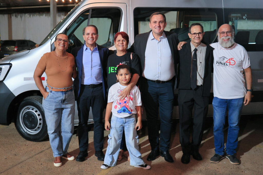 Coronel David destina recurso para aquisição de van que atenderá projeto de recuperação de dependentes químicos em Três Lagoas Coronel David destina recurso para aquisição de van que atenderá projeto de recuperação de dependentes químicos em Três Lagoas