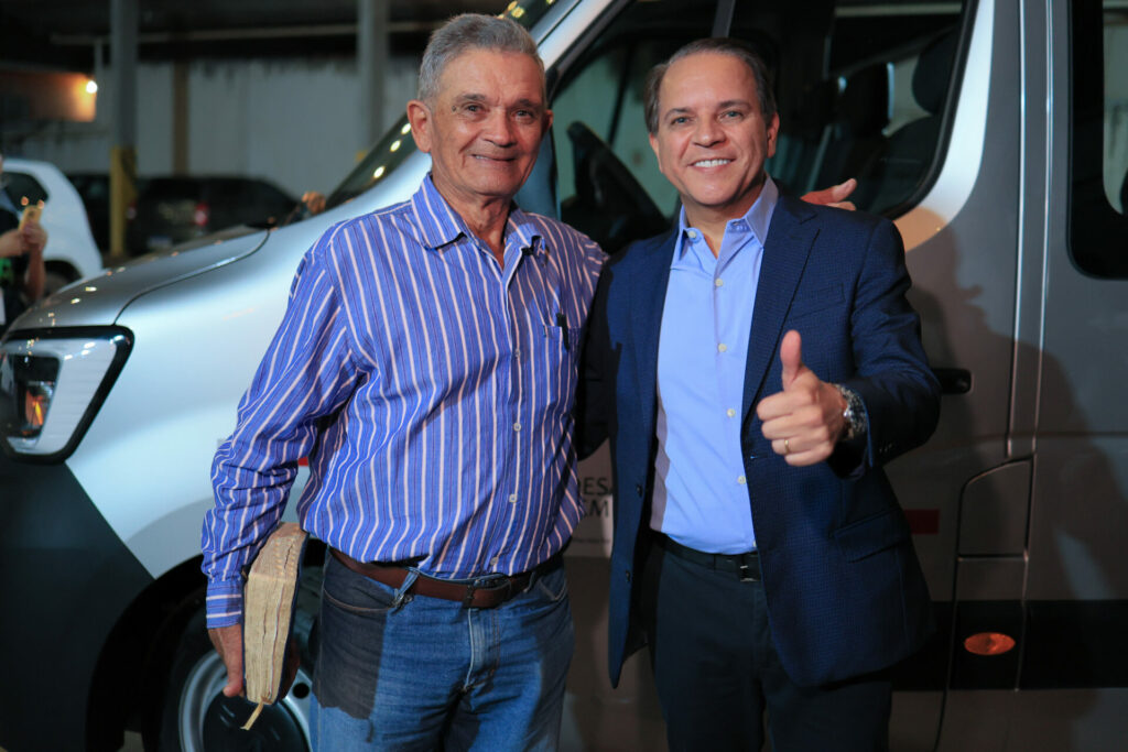Coronel David destina recurso para aquisição de van que atenderá projeto de recuperação de dependentes químicos em Três Lagoas Coronel David destina recurso para aquisição de van que atenderá projeto de recuperação de dependentes químicos em Três Lagoas