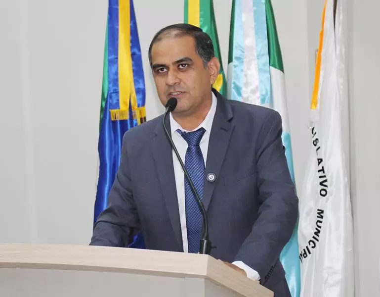 Em Paranhos, Câmara de vereadores empossa prefeito e vice-prefeito eleito Em Paranhos, Câmara de vereadores empossa prefeito e vice-prefeito eleito