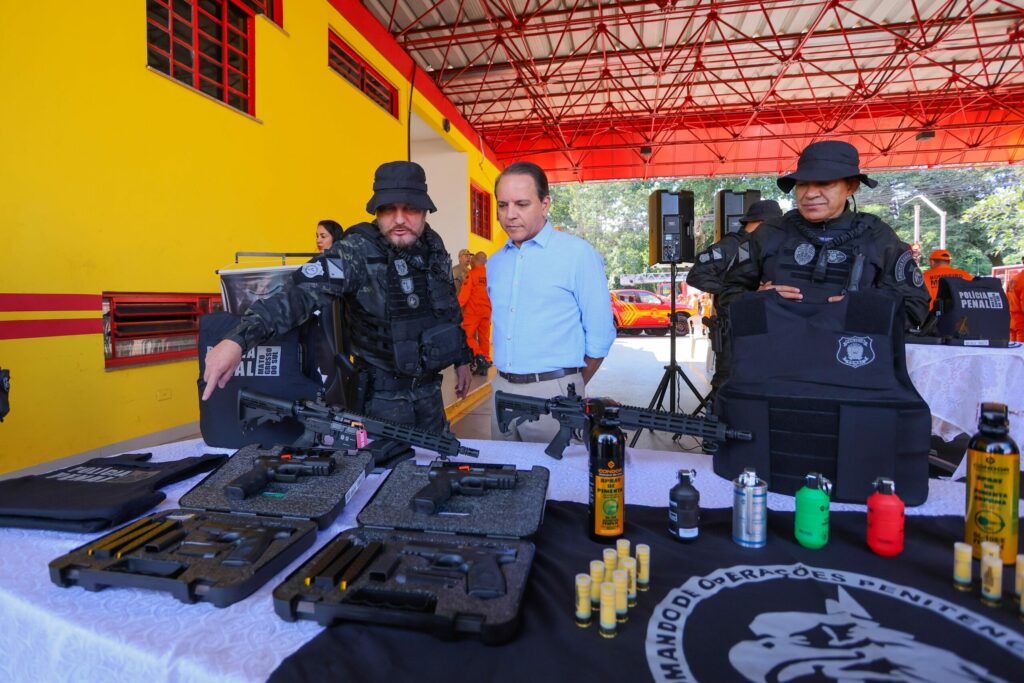 Para Coronel David, novos equipamentos reiteram preocupação do governo no combate a incêndios e valorização dos profissionais da segurança Para Coronel David, novos equipamentos reiteram preocupação do governo no combate a incêndios e valorização dos profissionais da segurança
