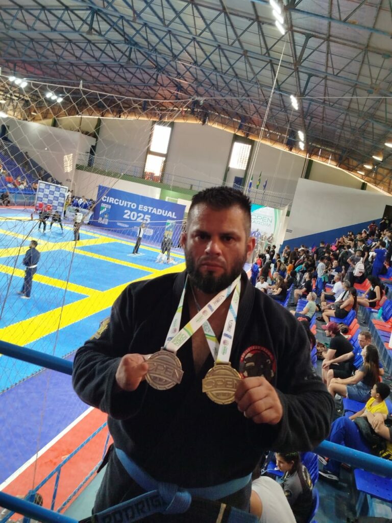 Família Santos: Pai e filhos são destaque no Open Jardim, trazendo medalhas para Ponta Porã