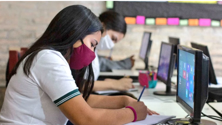 El rol del docente en tiempos de inteligencia artificial El rol del docente en tiempos de inteligencia artificial