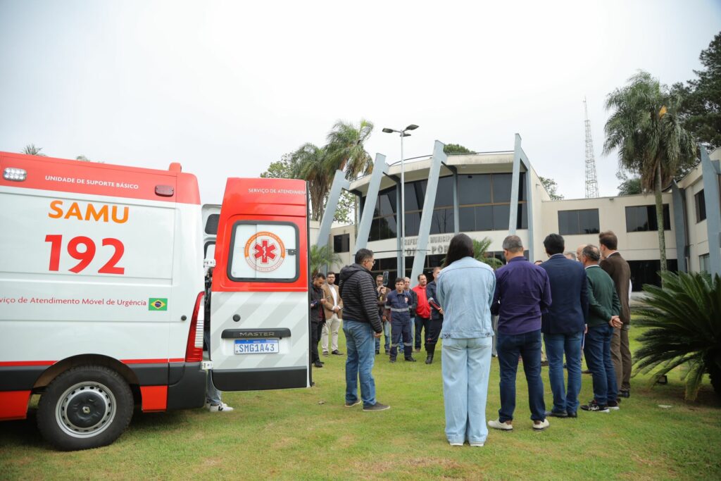 SAMU recebe mais uma ambulância equipada em Ponta Porã SAMU recebe mais uma ambulância equipada em Ponta Porã