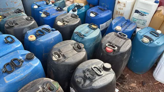Polícia fecha ponto clandestino de venda de combustível em lava a jato