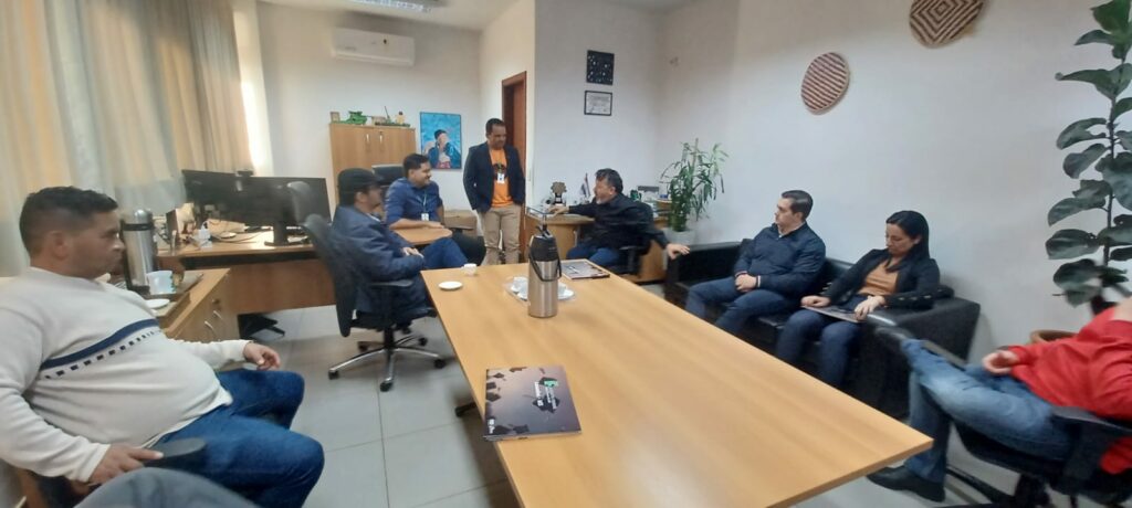 CEO da UCP-PJC, Carlos Bernardo faz visita técnica ao IFMS em Ponta Porã e fomenta parcerias CEO da UCP-PJC, Carlos Bernardo faz visita técnica ao IFMS em Ponta Porã e fomenta parcerias