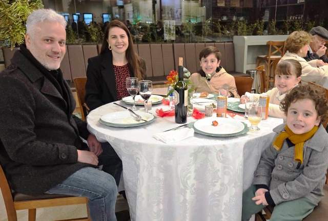 Ponta Porã: Jantar do Dia dos Namorados no Restaurante Cantinho do Paladar foi sucesso Ponta Porã: Jantar do Dia dos Namorados no Restaurante Cantinho do Paladar foi sucesso